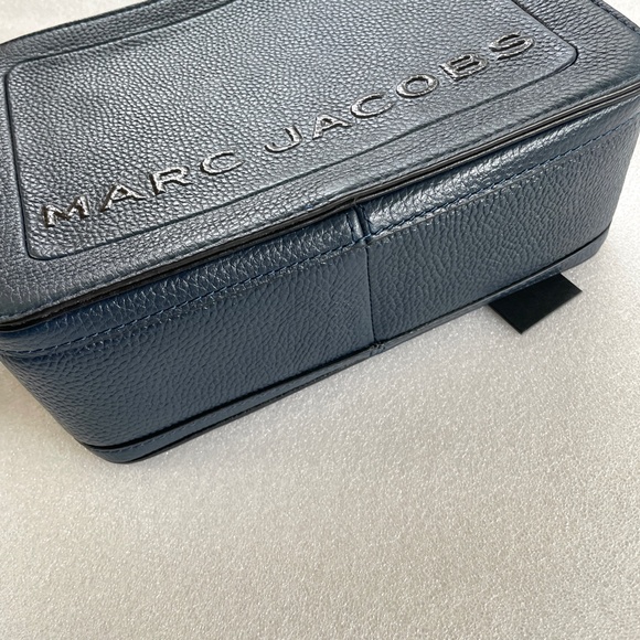 Marc Jacobs Crossbody Leather Top Bag (NOT the mini) - Picture 10 of 10